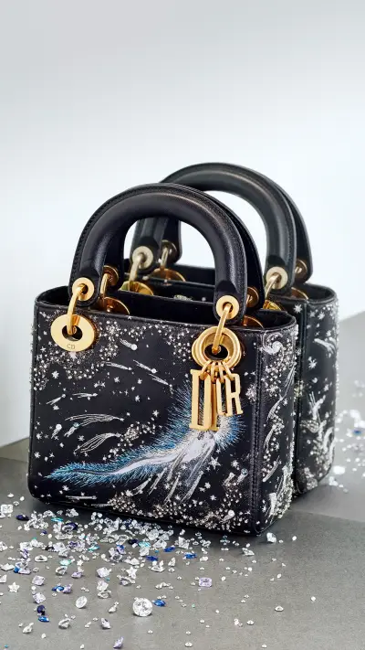 拎一只有辨识度的包