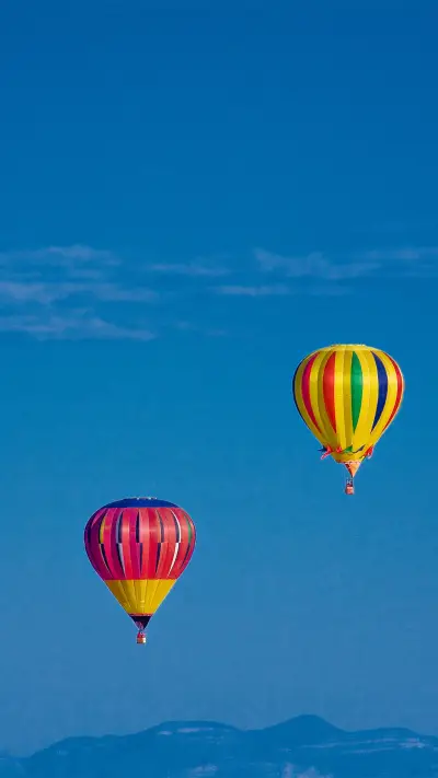 拥抱自然-拍信图库